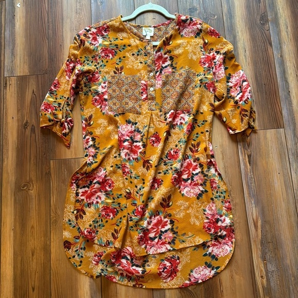 Fig and Flower Anthropologie floral top medium - Picture 1 of 7